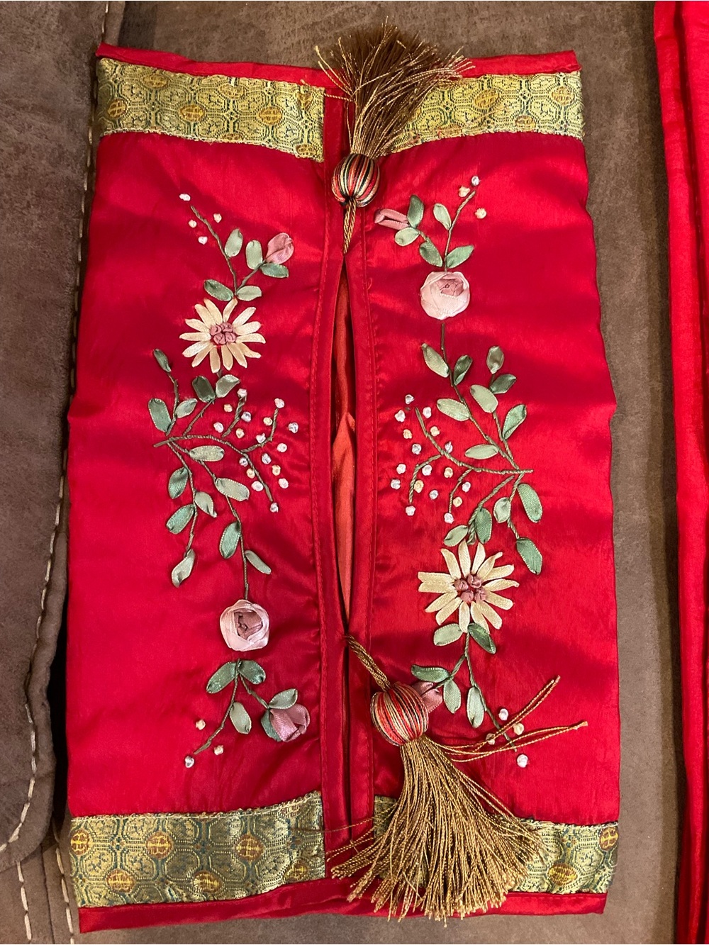 Red with Flower Detail Shams and Tissue Box Cover - Picture 6 of 16